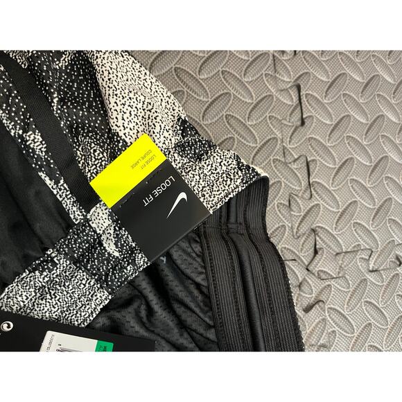 NWT Mens Nike Kyrie Dri-Fit Elite Basketball Shorts Gray Duke University Size XL - Picture 6 of 10